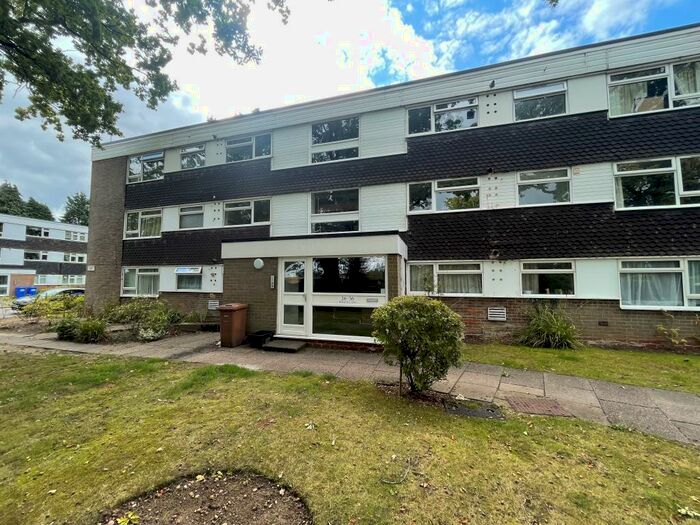 3 Bedroom Flat To Rent In Dingle Lane, Solihull, B91