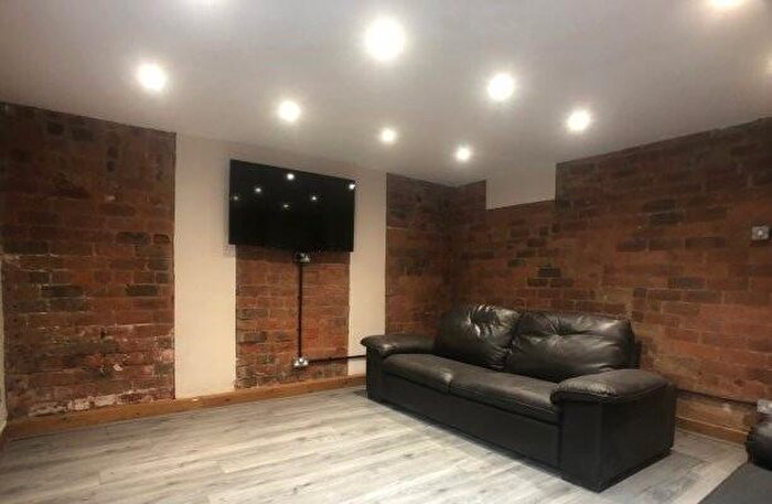 6 Bedroom House To Rent In Granby Grove, Leeds, LS6