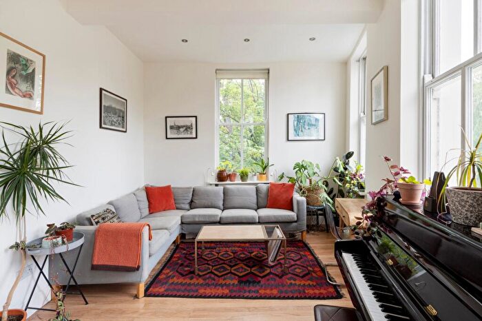 3 Bedroom Apartment For Sale In Old Ford Road, London, E2
