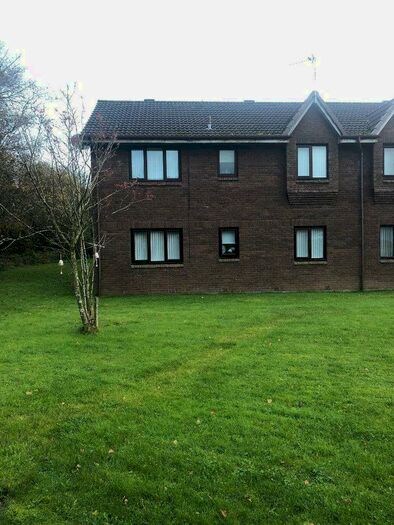 2 Bedroom Flat To Rent In Woodmill, Kilwinning, Ayrshire, KA13