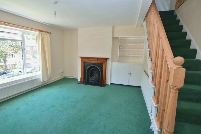 2 Bedroom Maisonette To Rent In Purley, CR8