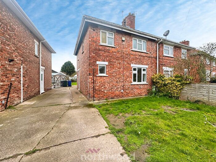 3 Bedroom Semi Detached House For Sale In The Fairway, Moorends, Doncaster, DN8