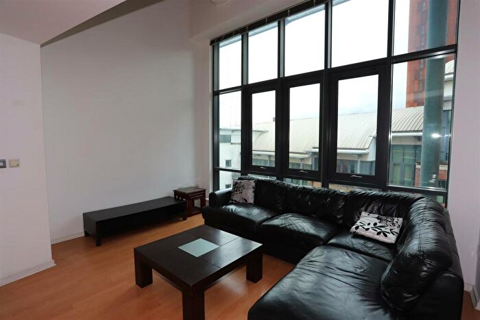 2 Bedroom Apartment To Rent In City South, Central Mcr, M15