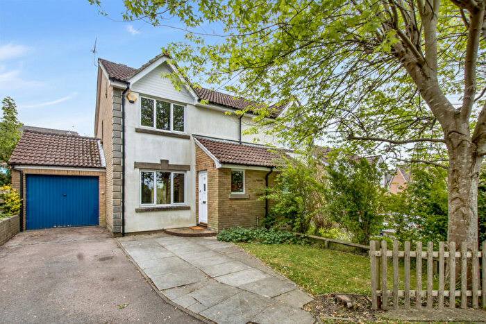 3 Bedroom Semi-Detached House To Rent In Crawley, RH10