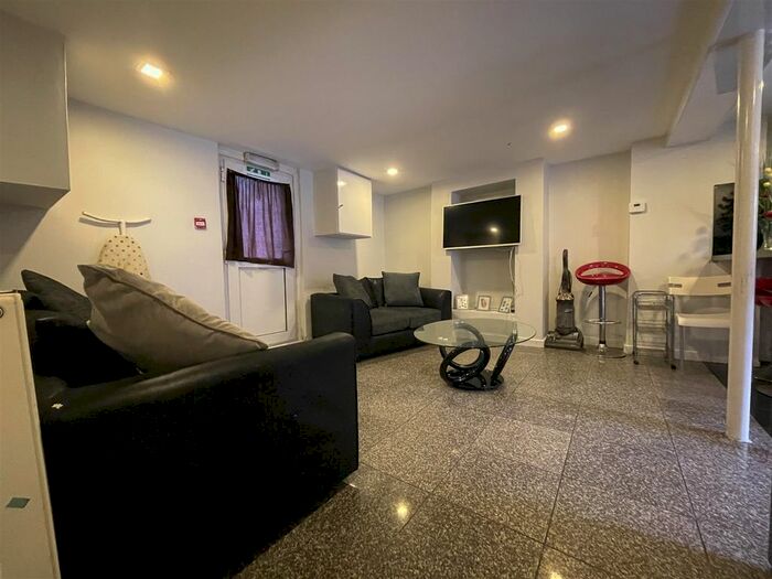 7 Bedroom Terraced House To Rent In Woodville Road, Cathays, Cardiff, CF24