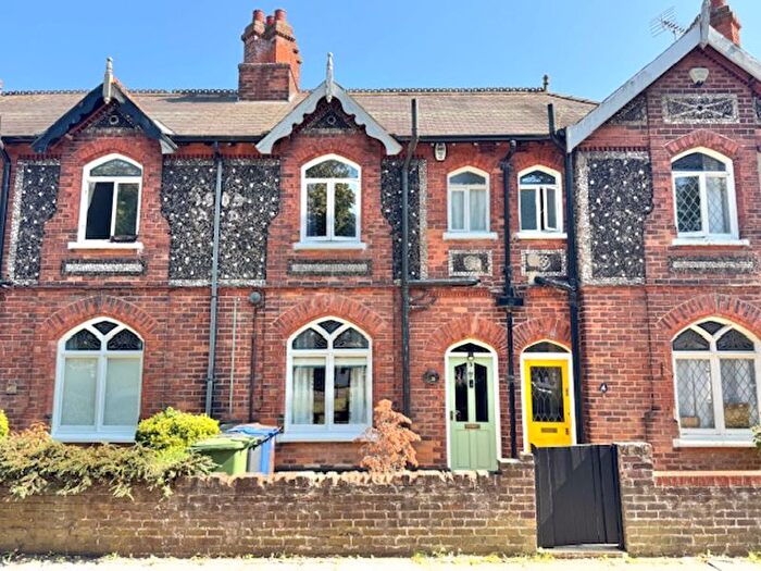 3 Bedroom Terraced House For Sale In Littlefield Lane, Grimsby, DN34