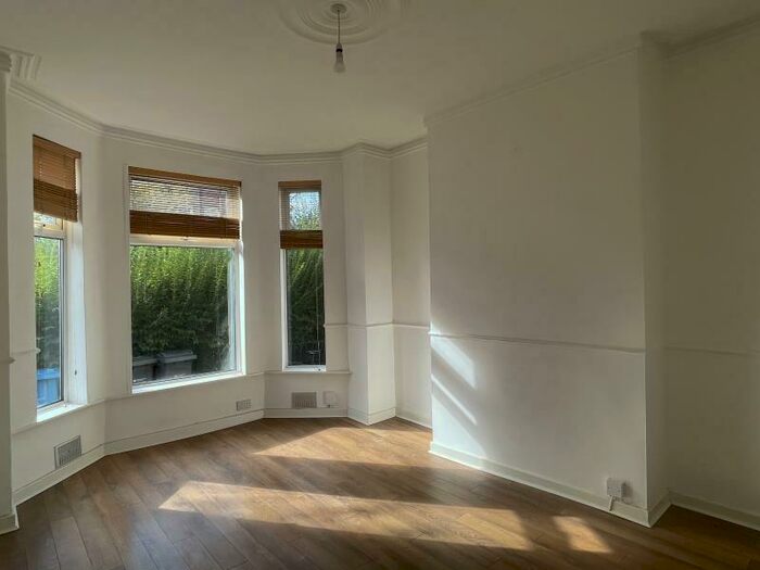 1 Bedroom Apartment To Rent In Warwick Road, Chorlton, M21