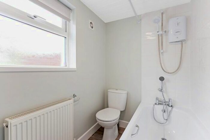 5 Bedroom Semi-Detached House To Rent In Kenmore Drive, Horfield, Bristol, BS7
