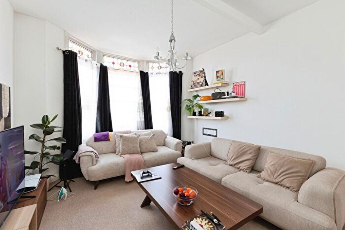 1 Bedroom Flat For Sale In Hanham Road, Bristol, Gloucestershire, BS15