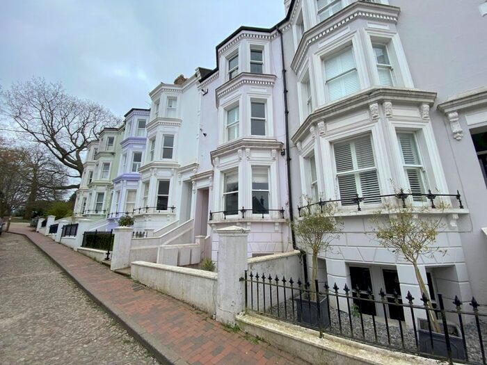 1 Bedroom Flat To Rent In Grove Hill Mews, Grove Hill Road, Tunbridge Wells, TN1