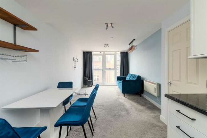 3 Bedroom Flat To Rent In Thornton Street, City Centre, Newcastle Upon Tyne, NE1