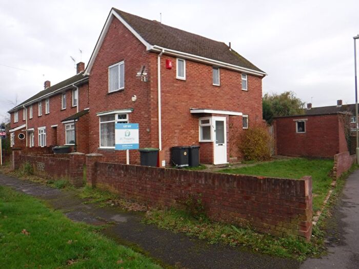 2 Bedroom End Of Terrace House To Rent In Rownhams Road, Havant, PO9