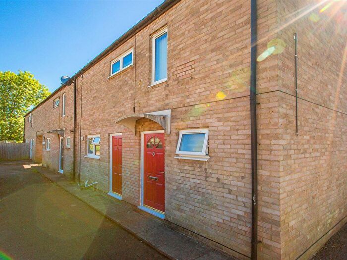 3 Bedroom House To Rent In Brinkhill Walk, Corby, NN18