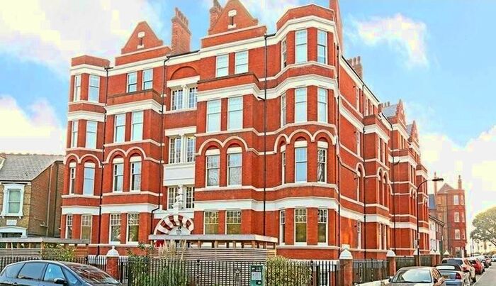 1 Bedroom Flat To Rent In Hamlet Gardens, Ravenscourt Park, London, W6