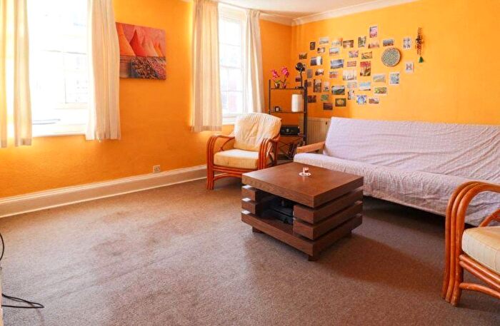 2 Bedroom Flat To Rent In Birstall Road, London, N15