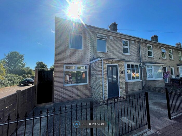 8 Bedroom Semi-Detached House To Rent In Stourbridge Grove, Cambridge, CB1