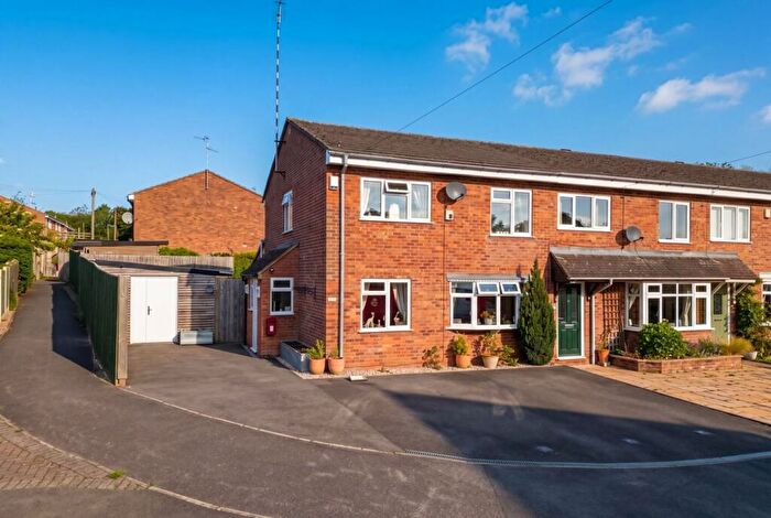 4 Bedroom End Of Terrace House For Sale In Duttons Close, Snitterfield, CV37