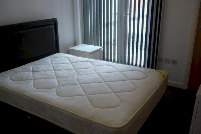 1 Bedroom Flat To Rent In Richmond Road, Cathays, Cardiff, CF24