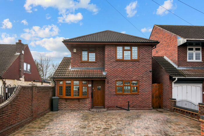 4 Bedroom Detached House To Rent In Warwick Road, RM13