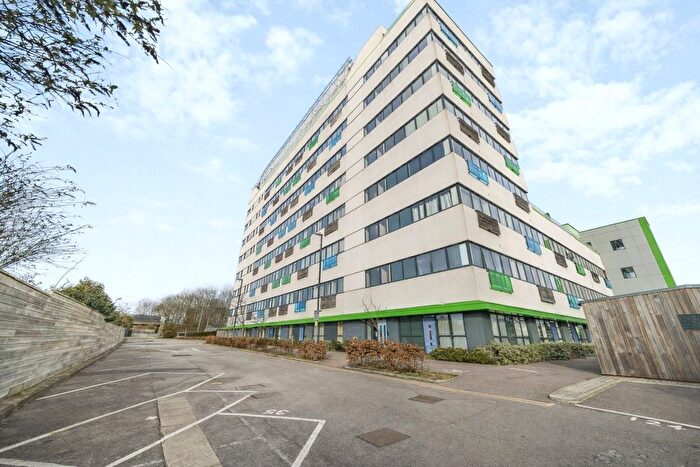 2 Bedroom Flat For Sale In West Terrace, Six Hills House, Kings Road, Stevenage, SG1