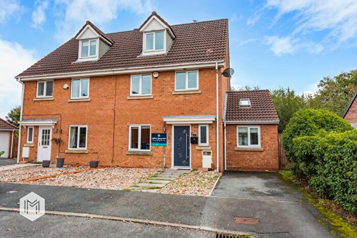4 Bedroom Semi-Detached House For Sale In Crompton Way, Lowton, Warrington, WA3