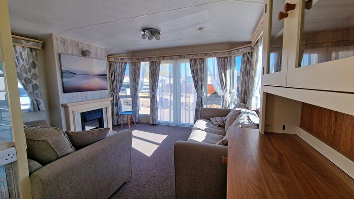 2 Bedroom Park Home To Rent In Alderman's Green, Coventry, CV2