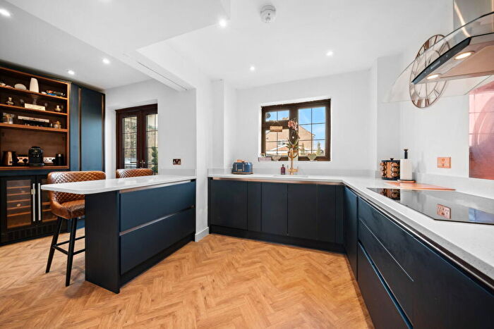 4 Bedroom Semi Detached House For Sale In Shirehall Road, Dartford, DA2