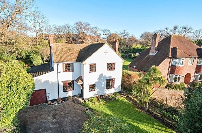 5 Bedroom Detached House For Sale In Heathfield, Chislehurst, Kent, BR7