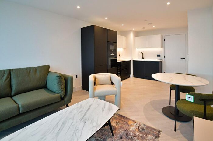 1 Bedroom Apartment To Rent In Trinity Way, Manchester, M3