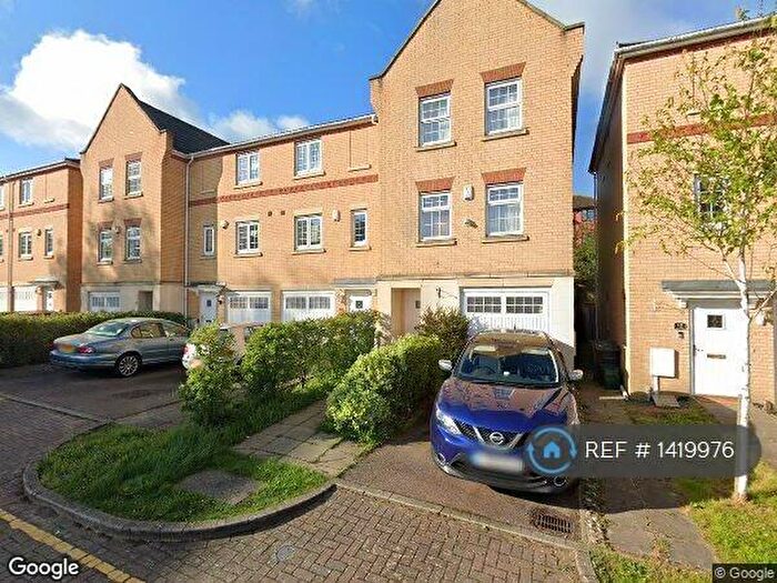 4 Bedroom End Of Terrace House To Rent In Barkway Drive, Orpington, BR6