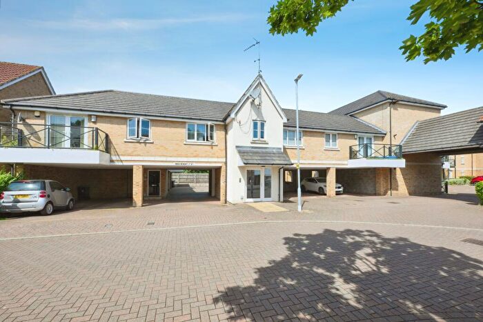 2 Bedroom Flat For Sale In Blenheim Square, Epping, CM16