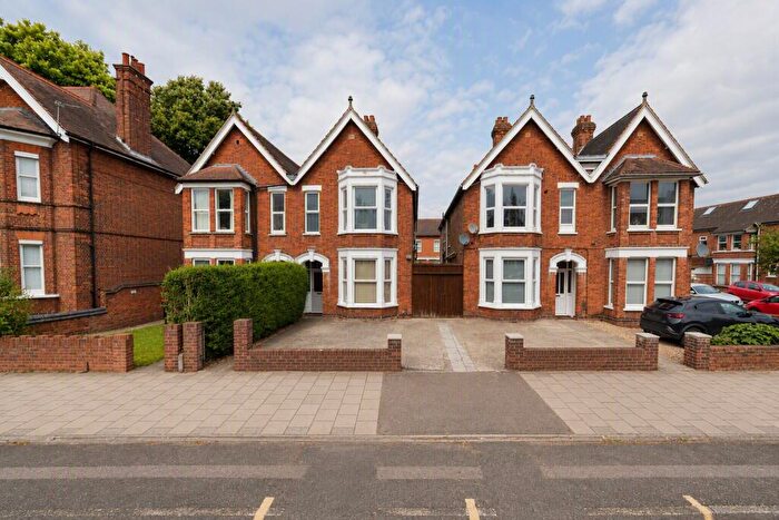 1 Bedroom Apartment To Rent In Goldington Road, MK40