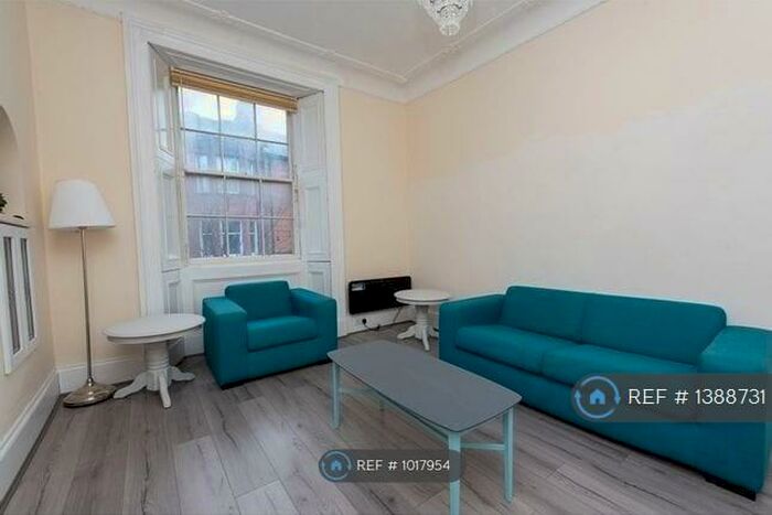 3 Bedroom Flat To Rent In Port Street, Stirling, FK8