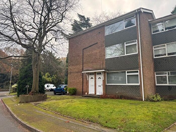 2 Bedroom Flat To Rent In Links View, Streetly, B74
