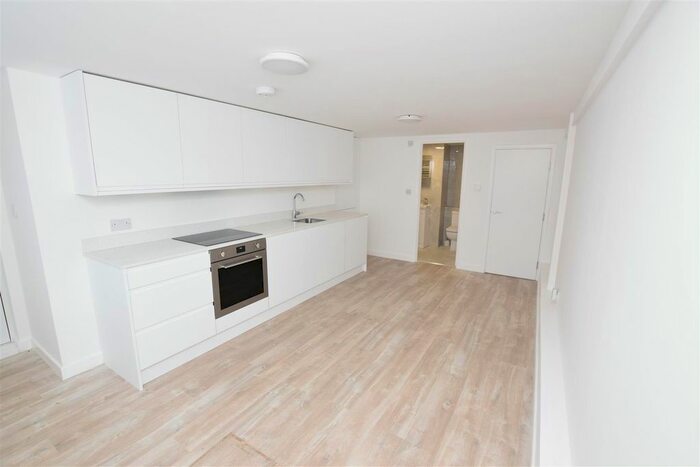 Studio To Rent In Finchley Road, London, NW11