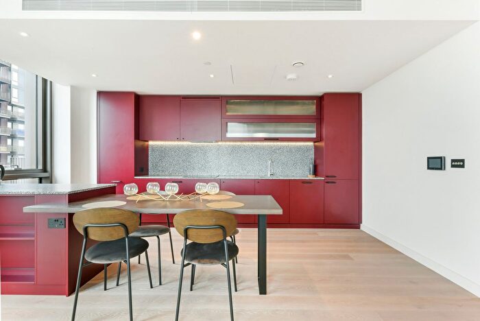 3 Bedroom Flat To Rent In Modern Building, Nine Elms, SW11