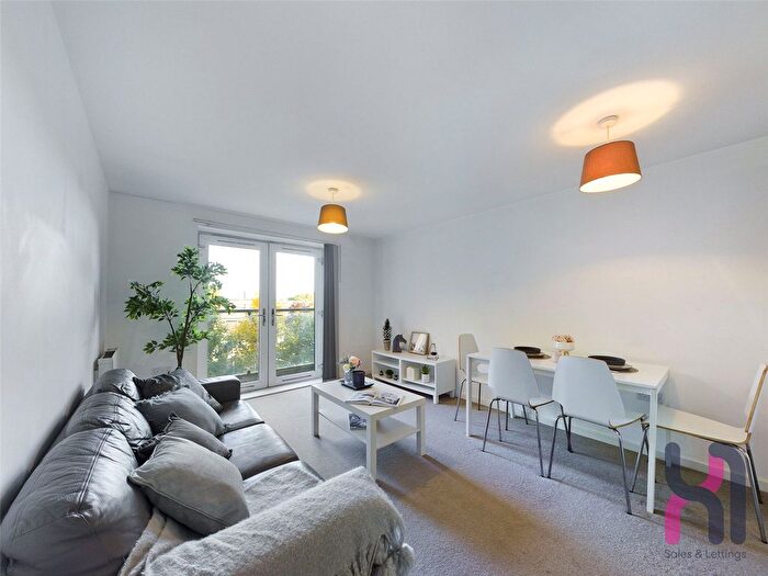 2 Bedroom Flat To Rent In Elmira Way, Spinner House, M5