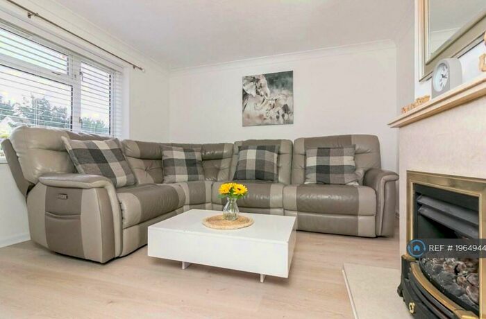 2 Bedroom Terraced House To Rent In Walkern Road, Herts, SG1