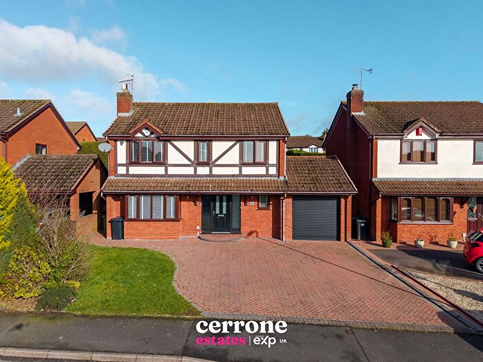 4 Bedroom Detached House For Sale In Meadowvale Road, Lickey End, Bromsgrove, B60