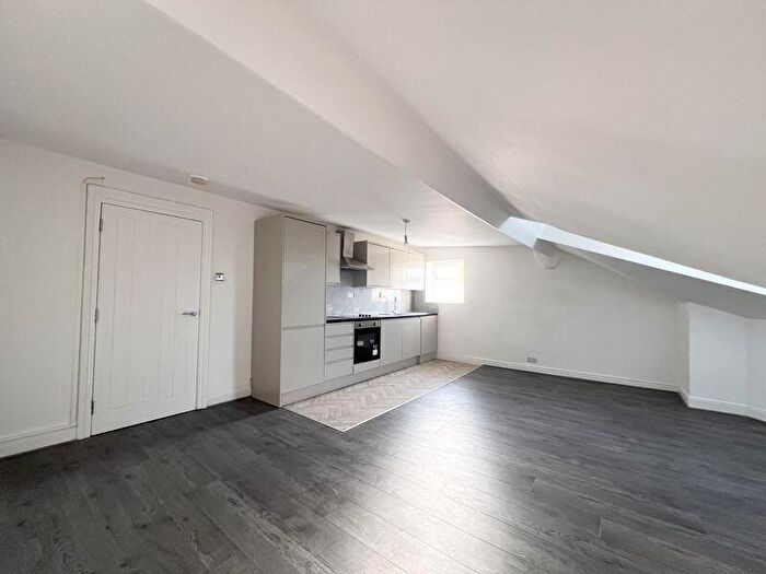 2 Bedroom Flat To Rent In Albert Road, Manchester, M30