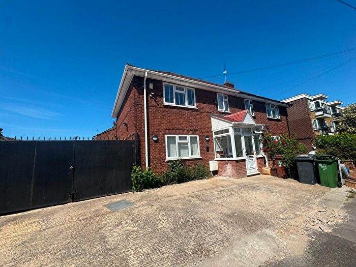 4 Bedroom Terraced House To Rent In Radlix Road, E10