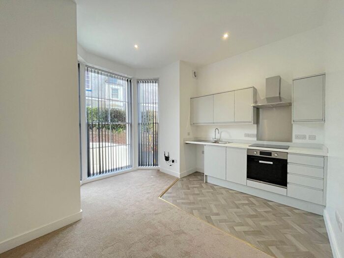 1 Bedroom Flat To Rent In Abbey Road, Torquay, TQ2