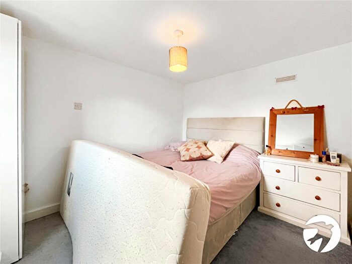 1 Bedroom Flat To Rent In Eyhorne Street, Hollingbourne, Maidstone, Kent, ME17