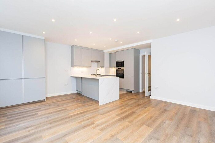 3 Bedroom Flat To Rent In Chevening Road, Queens Park, NW6