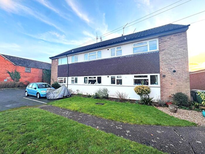 1 Bedroom Flat For Sale In Seggs Lane, Alcester, B49