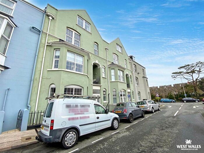 Studio For Sale In Southcliff Gardens, Tenby, SA70