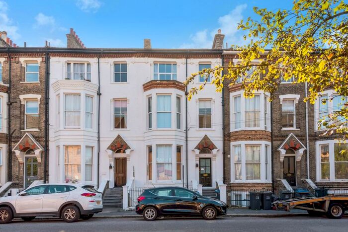 1 Bedroom Flat To Rent In St Aubyns Road, London, SE19