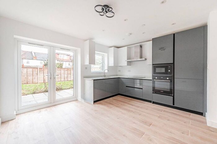 2 Bedroom Property For Sale In Finchley Central, Finchley, London, N3