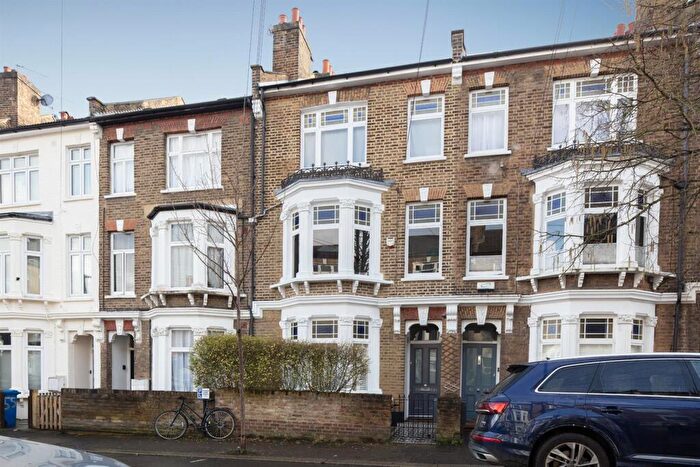 3 Bedroom Flat For Sale In Glengarry Road, East Dulwich, SE22