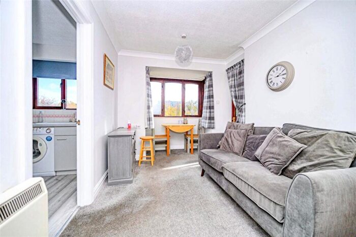 1 Bedroom Apartment For Sale In Gadeview, Hemel Hempstead, HP1